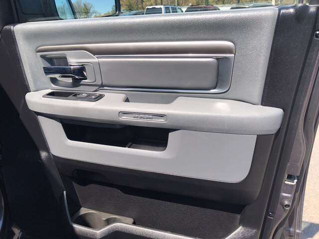 2015 RAM Ram Pickup 1500 4x4 SLT 4dr Crew Cab 5.5 ft. SB Pickup